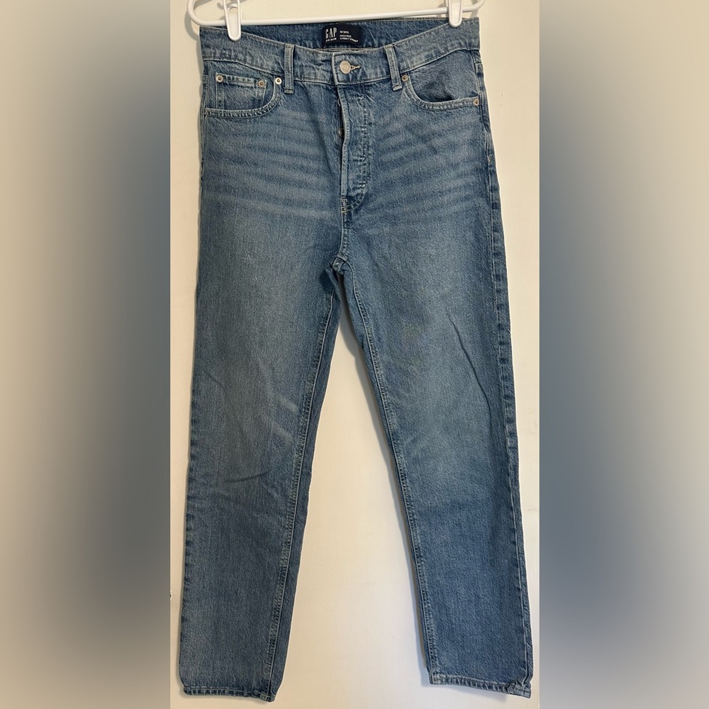 Gap high rise cheeky straight, size 10, 30 inseam. Similar to Levi’s Wedgie fit.